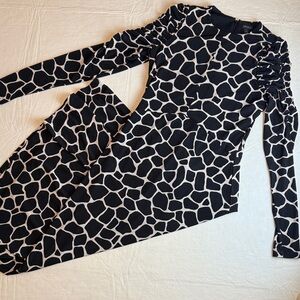Ann Taylor Black White Giraffe Print Maxi Dress Ruched Long Sleeves Size 00